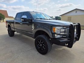 2017 FORD F250 SUPER DUTY CREW CAB PICKUP V8, TURBO DIESEL, 6.7L PLATINUM PICKUP 4D 6 3/4 FT