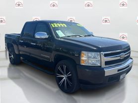 2009 CHEVROLET SILVERADO 1500 CREW CAB PICKUP V8, FLEX FUEL, 5.3 LITER XFE PICKUP 4D 5 3/4 FT