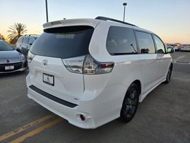 2015 Toyota Sienna - Image 6