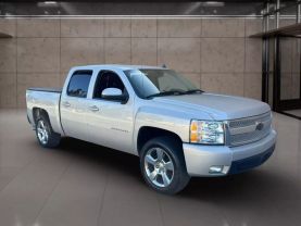 2013 CHEVROLET SILVERADO 1500 CREW CAB PICKUP V8, FLEX FUEL, 5.3 LITER LT PICKUP 4D 5 3/4 FT