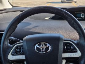 2017 Toyota Prius - Image 18