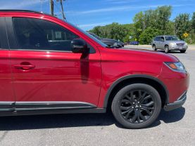 2018 Mitsubishi Outlander - Image 14