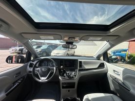 2018 TOYOTA SIENNA VAN V6, 3.5 LITER XLE MINIVAN 4D