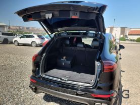 2017 PORSCHE CAYENNE SUV