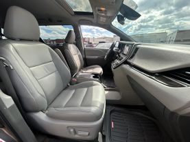 2018 TOYOTA SIENNA VAN V6, 3.5 LITER XLE MINIVAN 4D