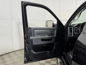 2015 RAM 1500 CREW CAB PICKUP V8, HEMI, 5.7 LITER SLT PICKUP 4D 5 1/2 FT