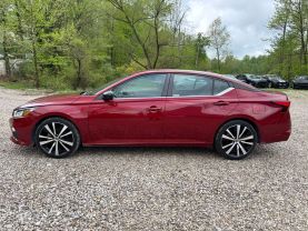 2022 NISSAN ALTIMA SEDAN 4-CYL, 2.5 LITER 2.5 SR SEDAN 4D at T&T Repairables - used car dealership in Spencer, Indiana.
