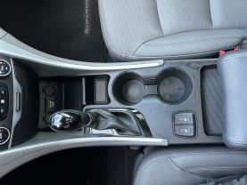 2015 HYUNDAI SONATA SEDAN 4-CYL, HYBRID, 2.4 LITER HYBRID LIMITED SEDAN 4D