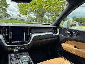 2020 VOLVO XC60 SUV 4-CYL, DRIVE-E, TURBO, 2.0 LITER T5 MOMENTUM SPORT UTILITY 4D