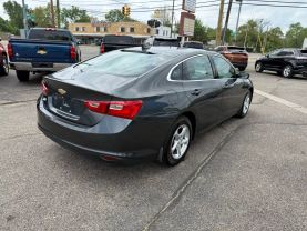 2017 Chevrolet Malibu - Image 6