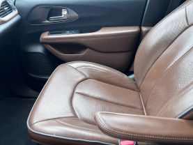 2019 CHRYSLER PACIFICA VAN V6, 3.6 LITER LIMITED MINIVAN 4D
