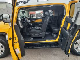 2007 TOYOTA FJ CRUISER SUV V6, 4.0 LITER SPORT UTILITY 2D