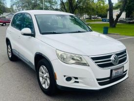 2010 VOLKSWAGEN TIGUAN SUV 4-CYL, TURBO, 2.0 LITER SE SPORT UTILITY 4D