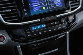 2017 Honda Accord - Image 29