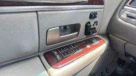 2004 LINCOLN TOWN CAR