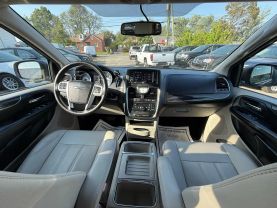 2016 CHRYSLER TOWN & COUNTRY