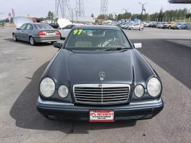 1997 MERCEDES-BENZ E-CLASS SEDAN 6-CYL, 3.2 LITER E 320 SEDAN 4D