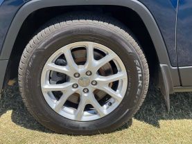 2018 JEEP CHEROKEE SUV 4-CYL, ZERO EVAP, 2.4 LITER LATITUDE PLUS SPORT UTILITY 4D - The Auto Lot