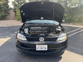 2012 VOLKSWAGEN JETTA - 5-CYL, PZEV, 2.5 LITER 2.5L SE SEDAN 4D