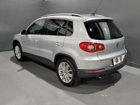 2011 Volkswagen Tiguan - - Image 5