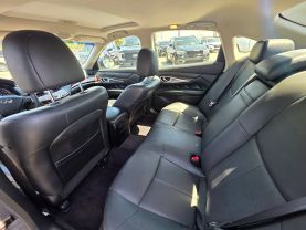 2017 INFINITI Q70