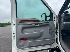 2004 FORD F250 SUPER DUTY CREW CAB PICKUP V8, TURBO DSL 6.0L XL PICKUP 4D 6 3/4 FT