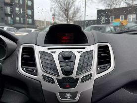 2013 Ford Fiesta - Image 10