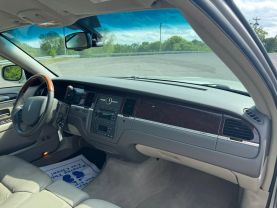2008 LINCOLN TOWN CAR SEDAN V8, FLEX FUEL, 4.6 LITER SIGNATURE LIMITED SEDAN 4D