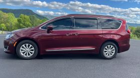 2017 CHRYSLER PACIFICA PASSENGER V6, 3.6 LITER TOURING-L MINIVAN 4D