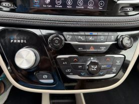2019 Chrysler Pacifica - Image 23