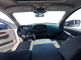 2006 DODGE RAM 1500 MEGA CAB PICKUP V8, HEMI, 5.7 LITER SLT PICKUP 4D 6 1/4 FT