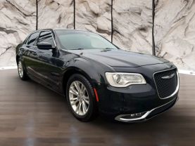 2017 CHRYSLER 300 SEDAN V6, 3.6 LITER 300 LIMITED SEDAN 4D