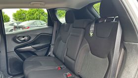 2019 Jeep Cherokee - Image 18