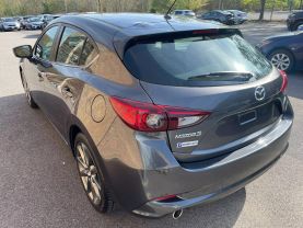 2018 MAZDA MAZDA3 HATCHBACK 4-CYL, SKYACTIV-G, 2.5L TOURING HATCHBACK 4D - Gesner Auto Inc in Taunton, MA, 41.88613, -71.14527