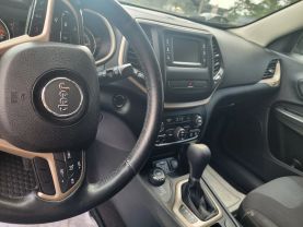 2016 JEEP CHEROKEE SUV V6, 3.2 LITER LATITUDE SPORT UTILITY 4D