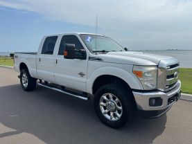 2016 FORD F350 SUPER DUTY CREW CAB PICKUP V8, TURBO DIESEL, 6.7L LARIAT PICKUP 4D 6 3/4 FT