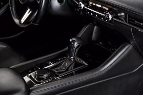 2019 MAZDA MAZDA3 HATCHBACK 4-CYL, SKYACTIV-G, 2.5 LITER PREMIUM HATCHBACK 4D