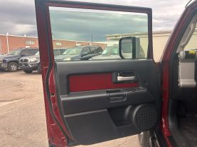 2010 TOYOTA FJ CRUISER SUV V6, 4.0 LITER SPORT UTILITY 2D