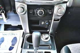 2019 TOYOTA 4RUNNER SUV V6, 4.0 LITER SR5 SPORT UTILITY 4D
