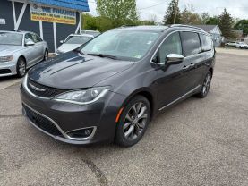 2019 Chrysler Pacifica - Image 2