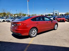2019 FORD FUSION SEDAN 4-CYL, HYBRID, 2.0 LITER SE HYBRID SEDAN 4D