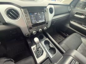 2018 TOYOTA TUNDRA CREWMAX PICKUP V8, FLEX FUEL, 5.7 LITER SR5 PICKUP 4D 5 1/2 FT
