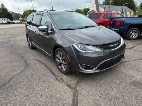2019 Chrysler Pacifica - Image 4