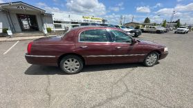 2004 LINCOLN TOWN CAR