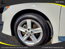 2014 Toyota Camry - Image 12