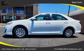 2014 Toyota Camry - Image 13