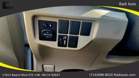 2013 Toyota Prius - Image 11