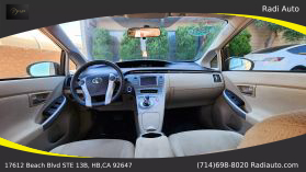 2013 Toyota Prius - Image 22