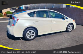 2013 Toyota Prius - Image 14