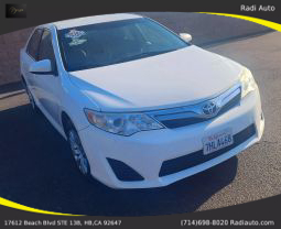 2014 Toyota Camry - Image 28